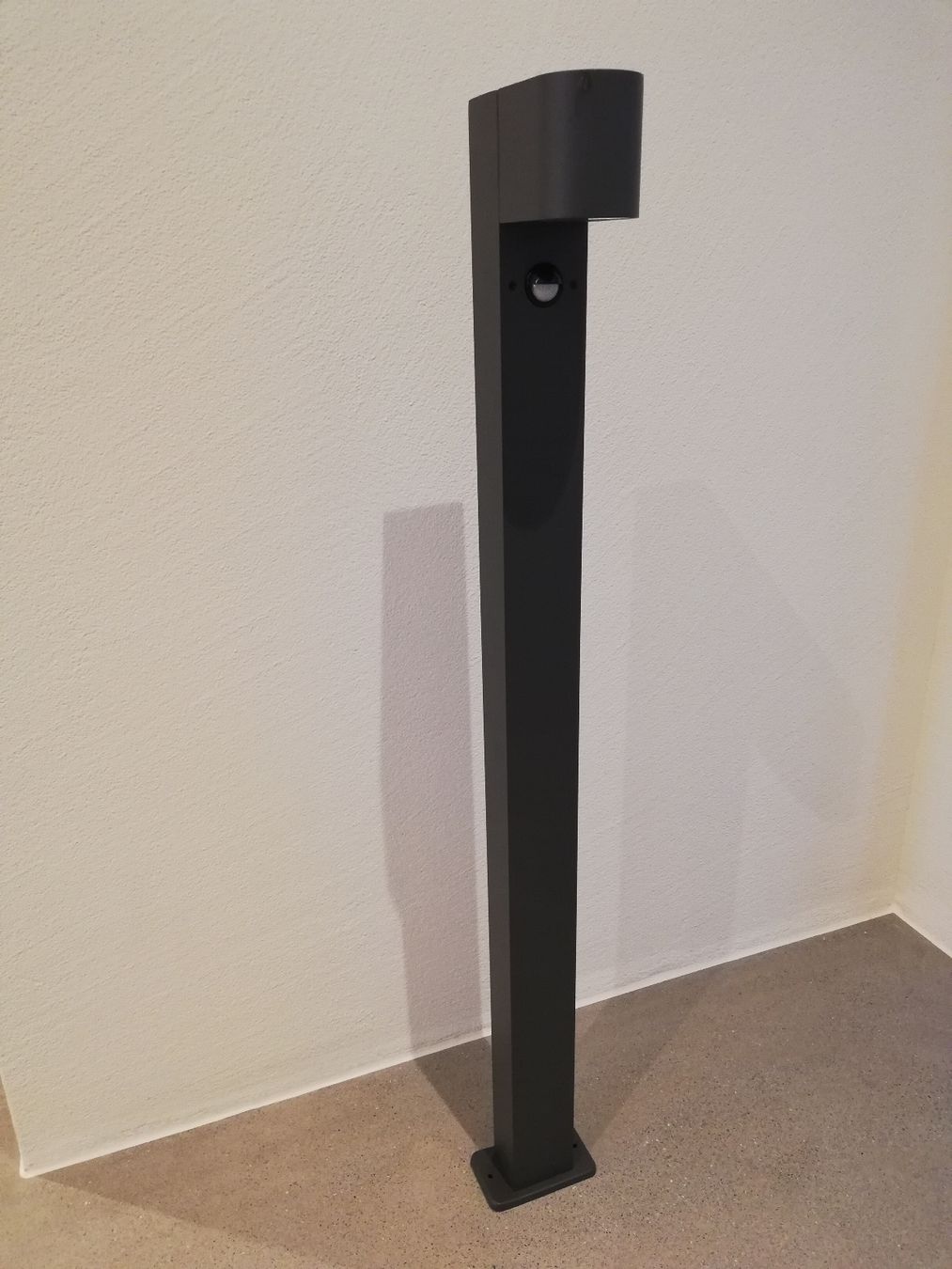 Lampade: Garten Standleuchte ROYA anthrazit Bewegungsmelder IP44  – Nuovo (secondo la descrizione) da Näfels venduto da FabioM87