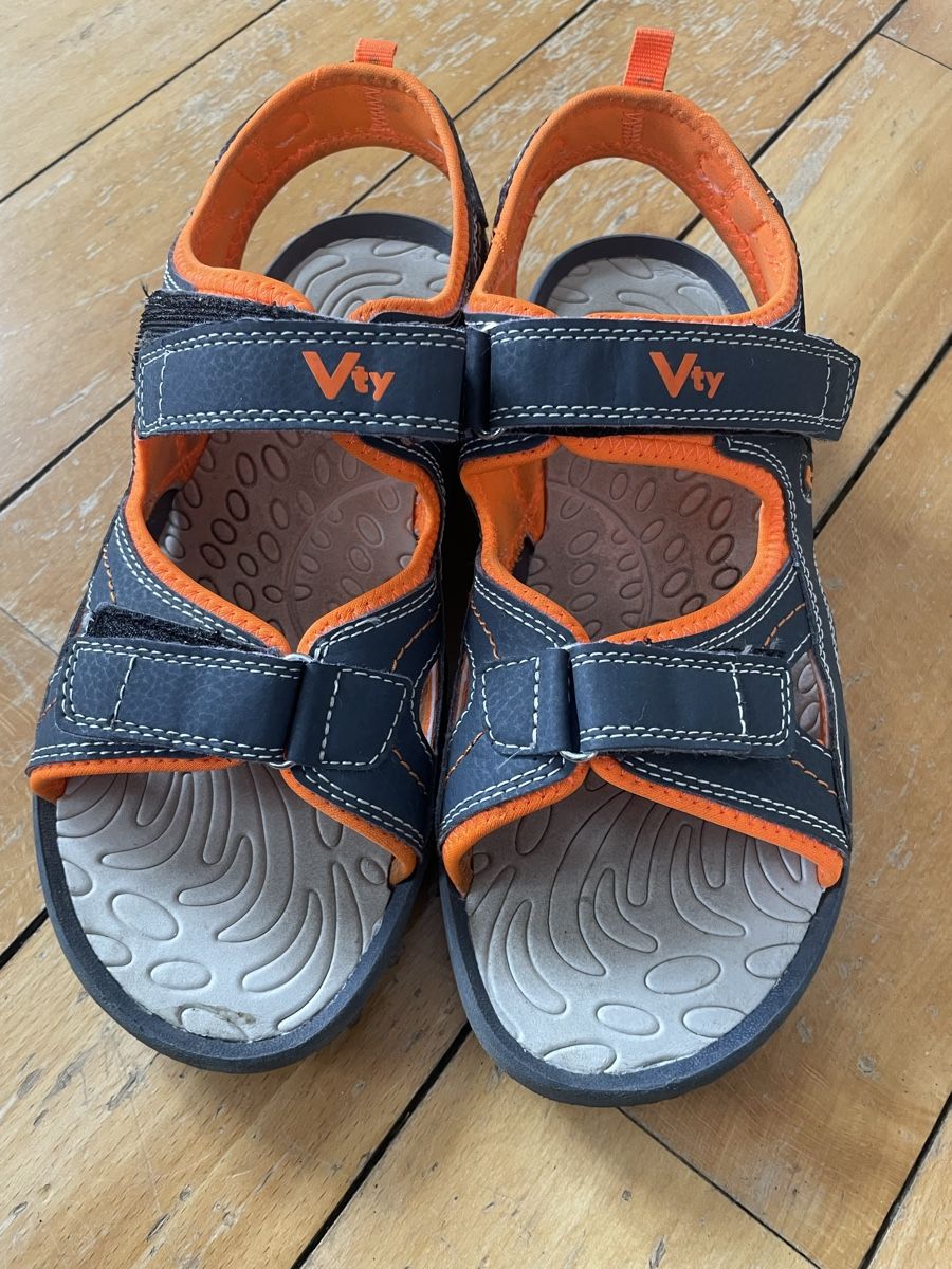 Scarpe per ragazzi: Sandalen Gr. 37 – Usato da Hildisrieden venduto da ChiaraZ