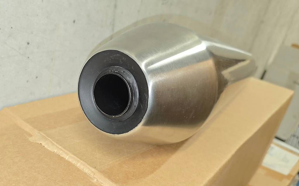 Triumph Tutti i ricambio per moto: Triumph Silencers neufs – Usato da Vernier venduto da Busarakam 2