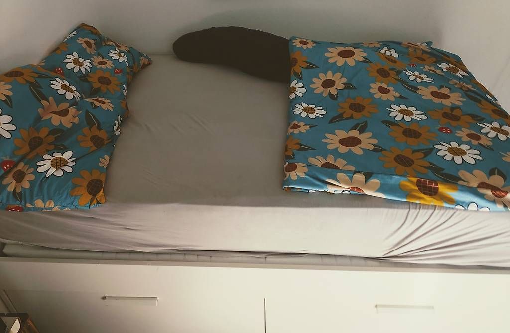 Letti: Ikea Bett mit viel Stauraum zu verschenken  – Usato da Luzern venduto da lfa_zlq5 1
