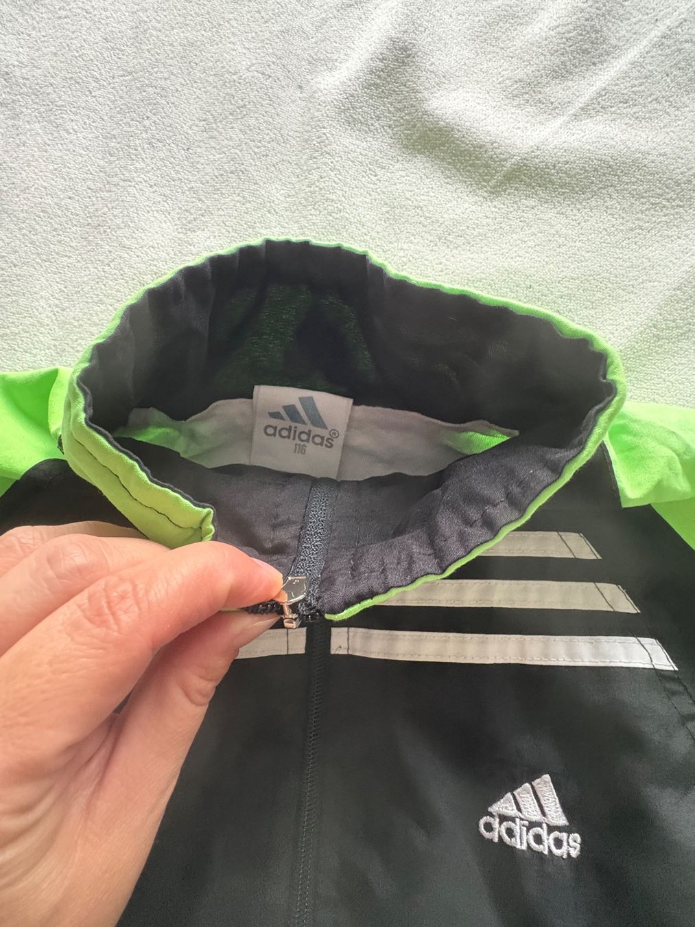 Adidas Giacche & Cappotti: Jacke Adidas gr 116 – Usato da Egg b. Zürich venduto da dalanna 1