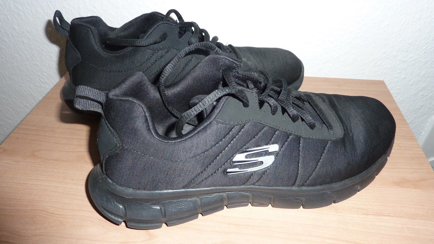 Skechers Scarpe da donna: skechers  grösse 37 damenschuhe – Nuovo (secondo la descrizione) da Füllinsdorf venduto da pmarkus