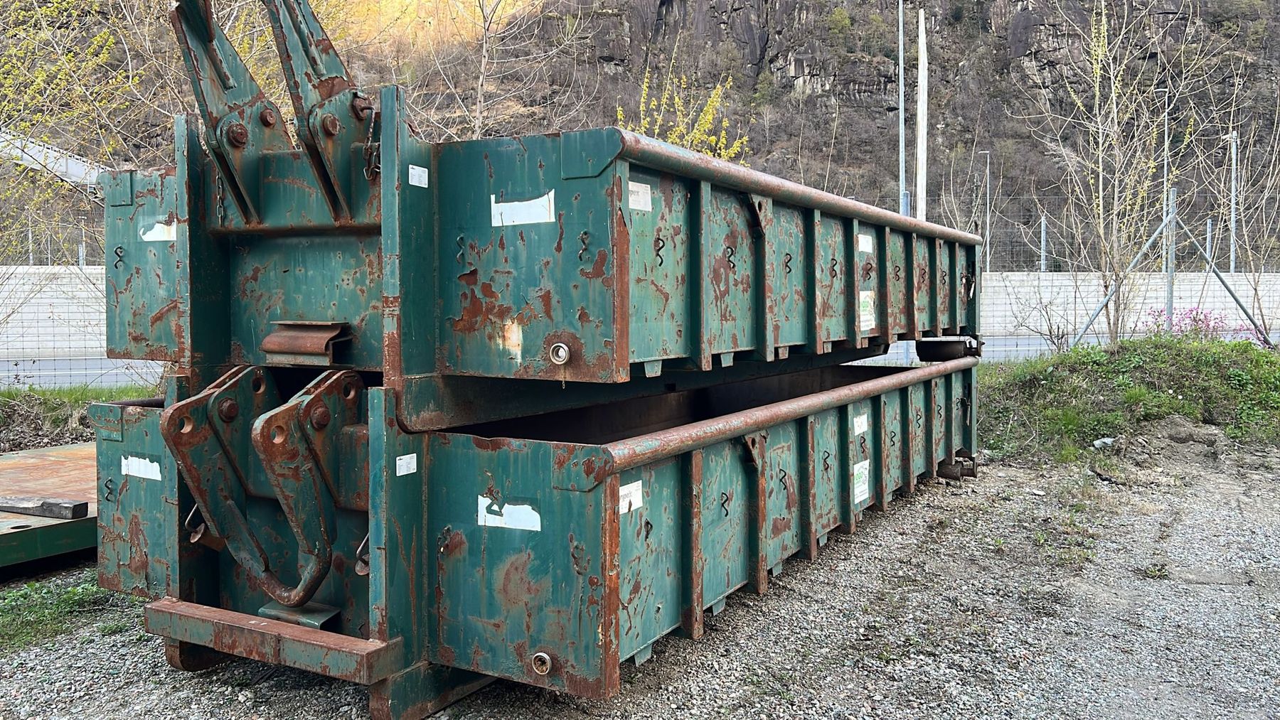 Contenitori edile: Benne 10 m3 – Usato da Giornico venduto da dio_zn5d 1