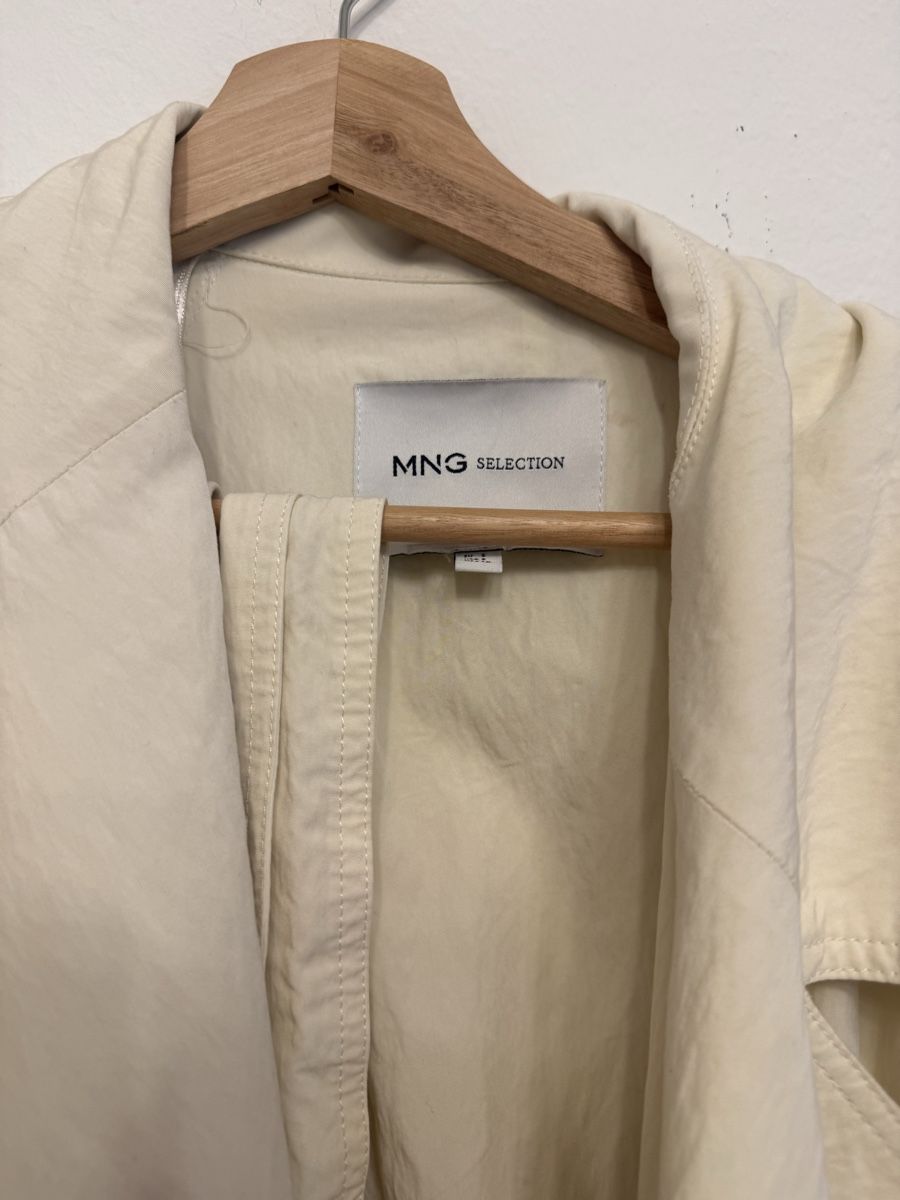 Mango Giacche: MANGO SELECTION – Oversized Lightweight Trench Coat  – Usato da Zürich venduto da liu_5dzz 1