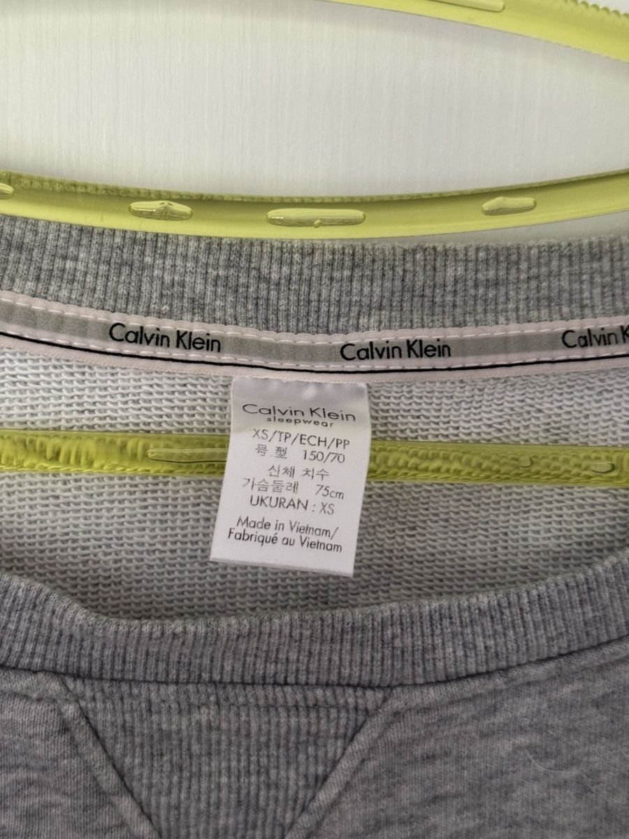Calvin Klein Maglioni & Felpe: Calvin Klein Pullover, grau, XS - Top Zustand! Oryginal! – Nuovo (secondo la descrizione) da Wetzikon ZH venduto da Jan_wojt 1
