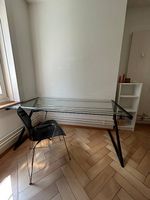 Schreibtisch