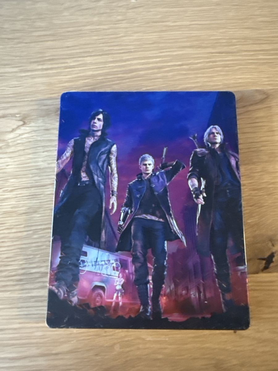 Sony Giochi: Devil May Cry 5 Steelbook Edition PS4 - – Usato da Weinfelden venduto da sco_2jx6