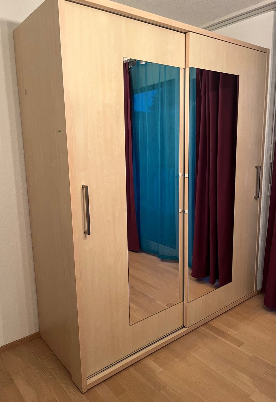 Guardaroba: Kleiderschrank mit Spiegel – Usato da Schwerzenbach venduto da Ca-Pe