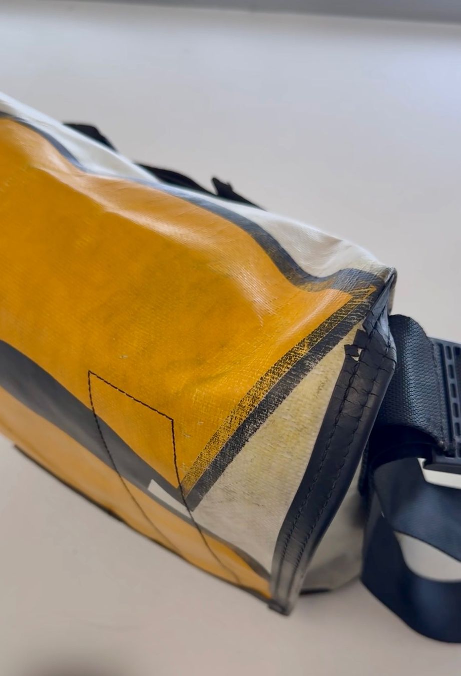 Freitag Taschen: Freitag Tasche Orange Weiss Schwarz Freizeittasche – Gebraucht aus Bern von die_6p8g 6
