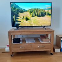 TV- Möbel und einen super mehrmals ausgezeichneten SONY  TV