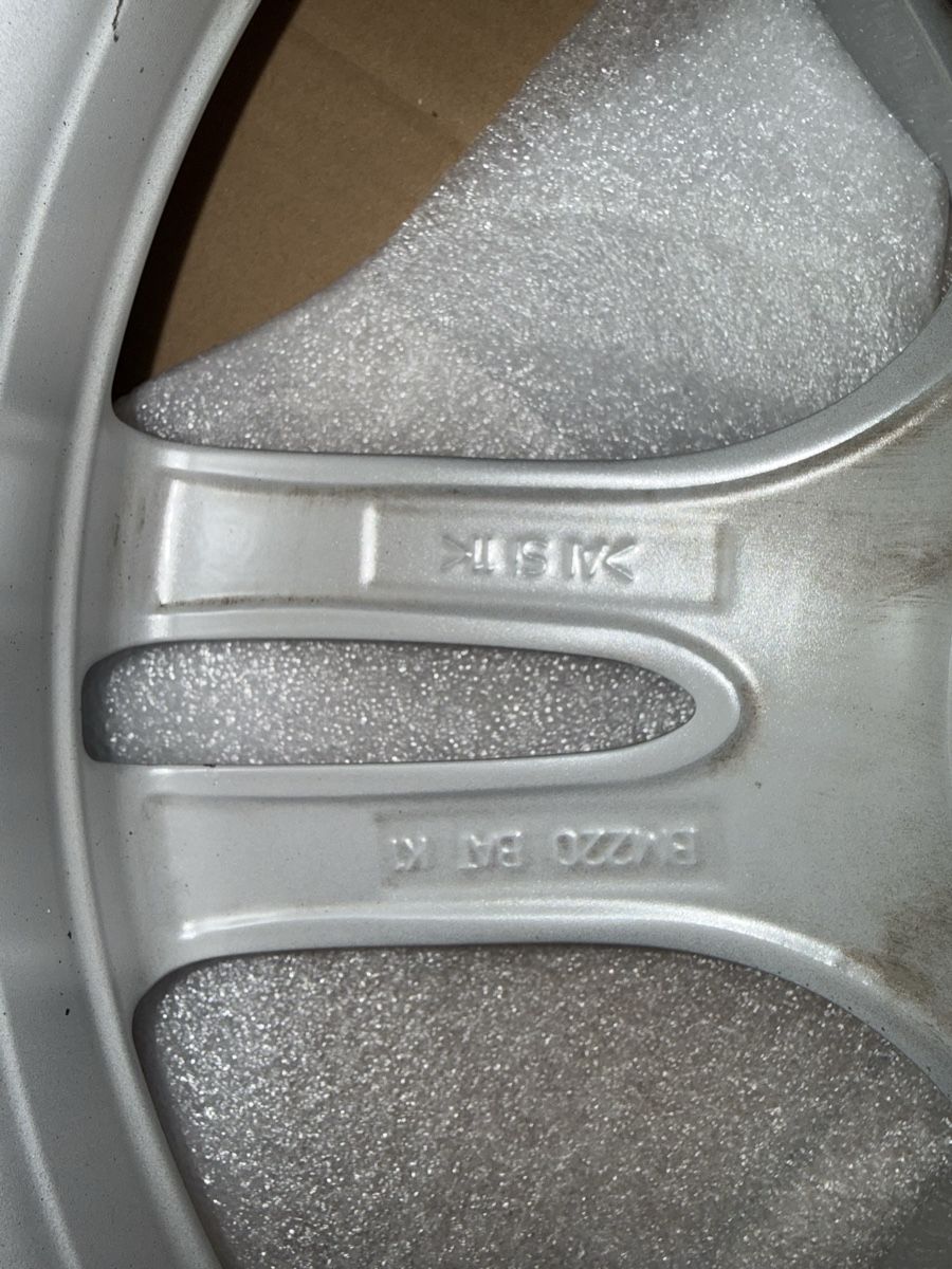 BMW Cerchioni: Alufelge silber 5-Speichen Design mit Starken Kratzer – Usato da Embrach venduto da Ana_ferreira 4
