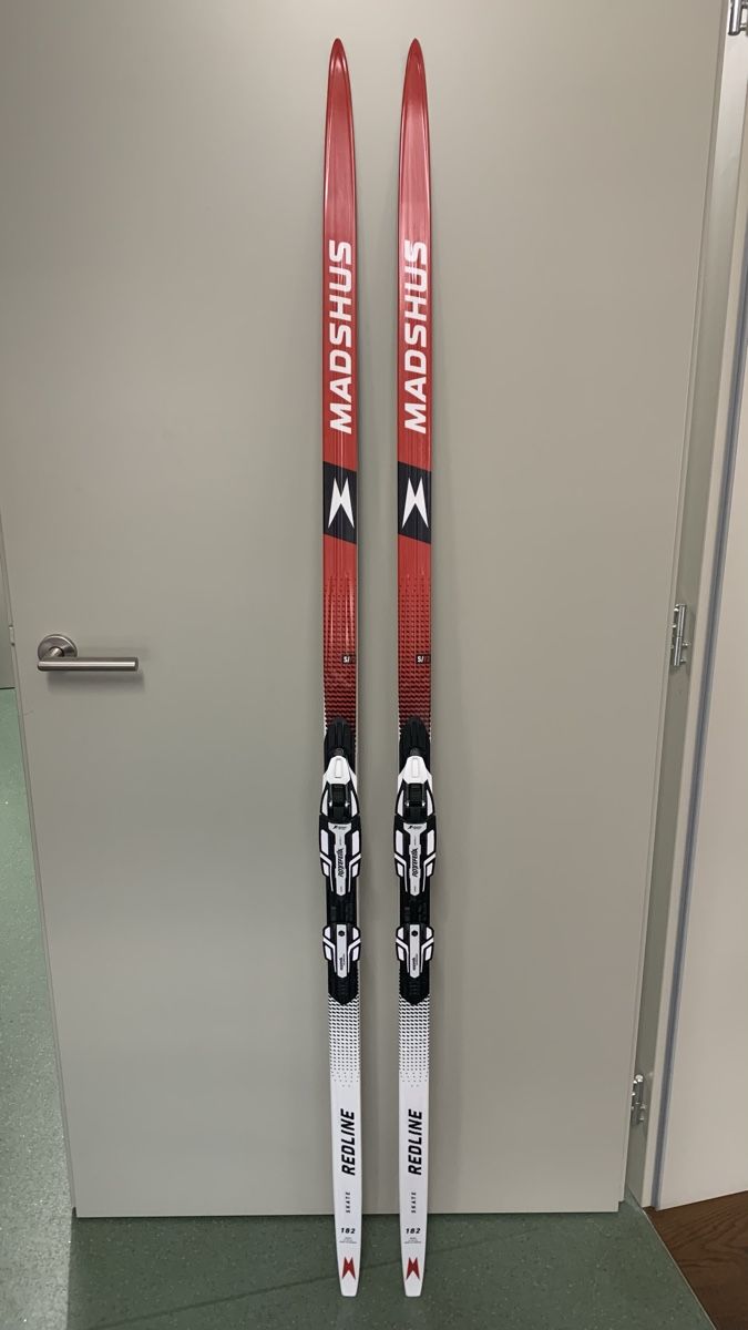 Madshus Sci: Madshus Skating Ski Redline – Usato da Ried-Brig venduto da Feuerhut