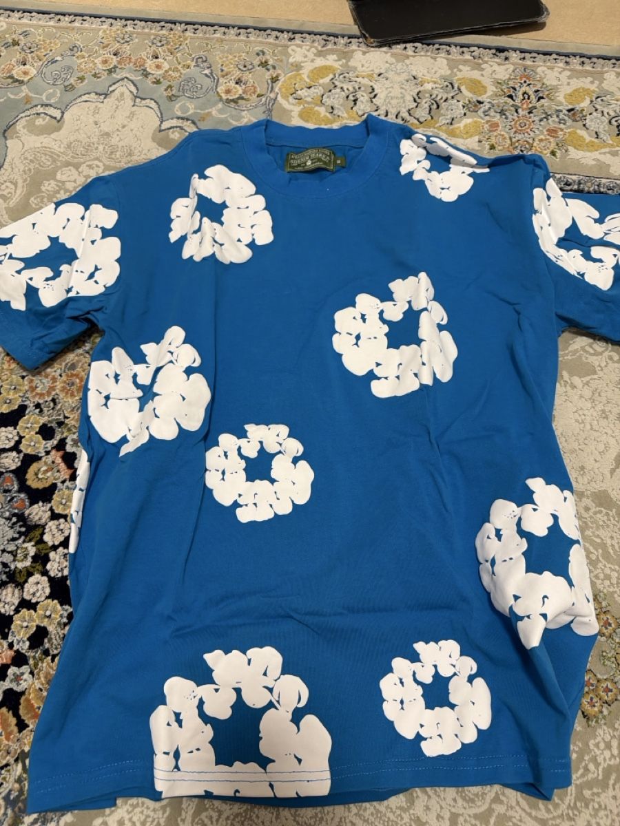 T-shirt: Denim tears t Shirt – Nuovo (secondo la descrizione) da Kilchberg ZH venduto da Arman16
