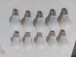 10x LED-Leuchtmittel, neuwertig, warmweisses Licht, 8W, E27