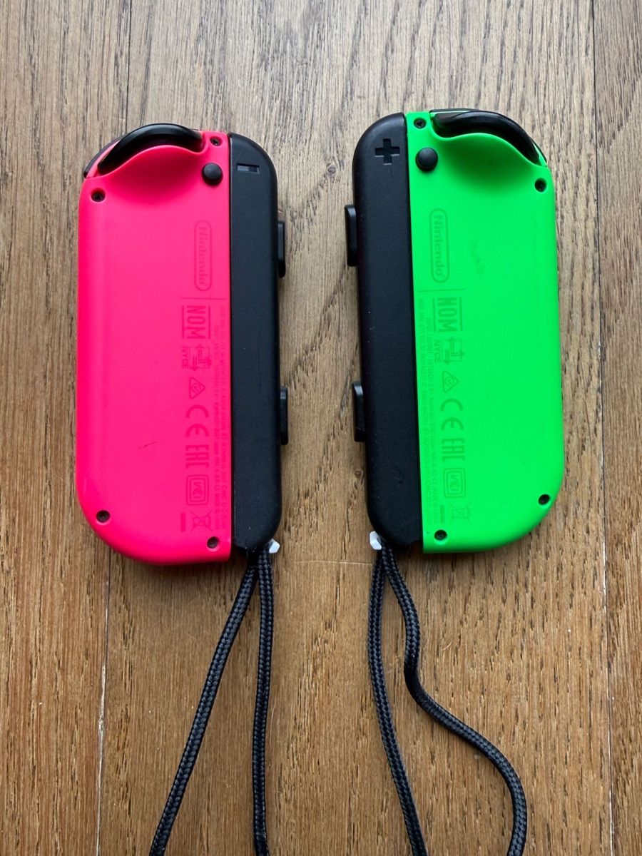 Nintendo Controller: Joycon-Paar mit Handschlaufen / Nintendo Switch 1 – Usato da Läufelfingen venduto da Seraphim13 1