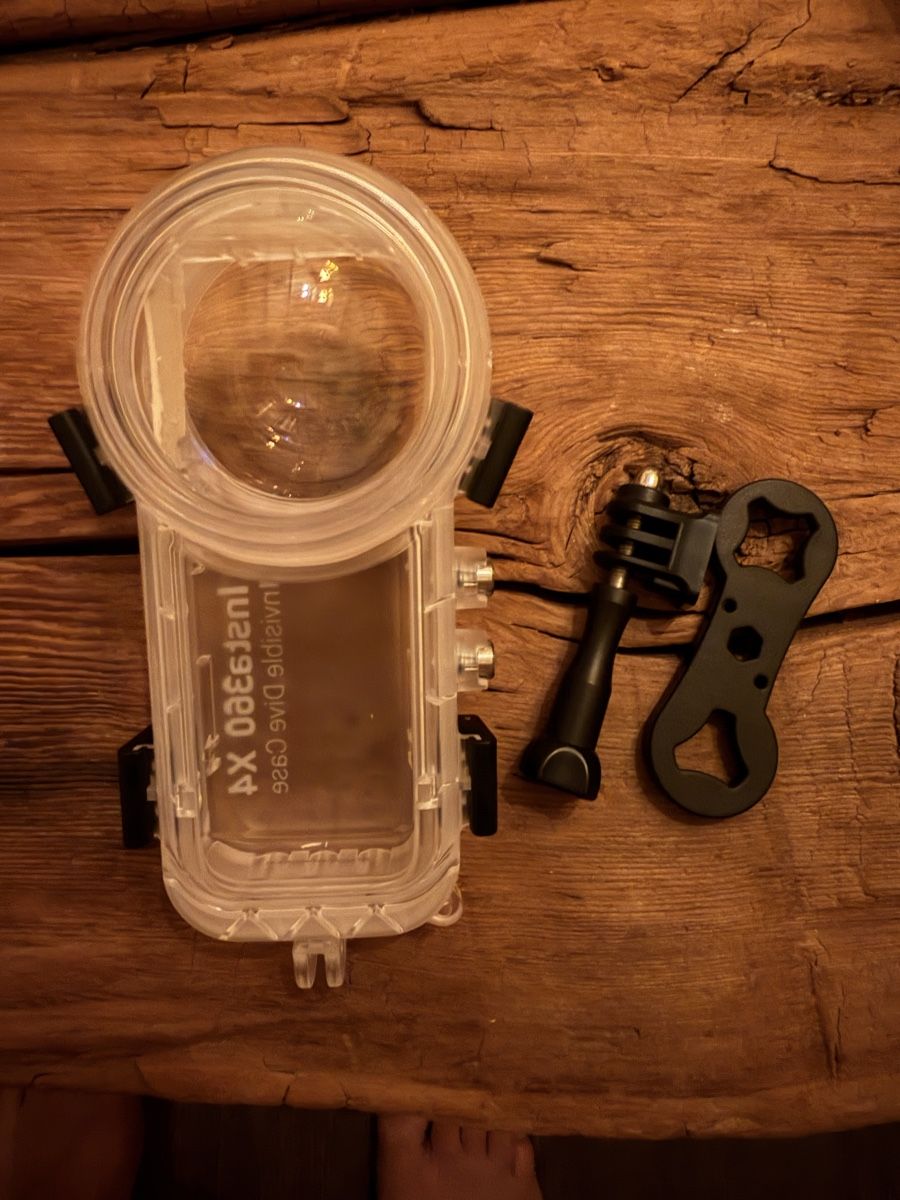 Insta360 Lampade & Macchine fotografiche: Insta 360 X 4 Tauchgehäuse  – Nuovo e nell'imballaggio originale da Zufikon venduto da lina-80