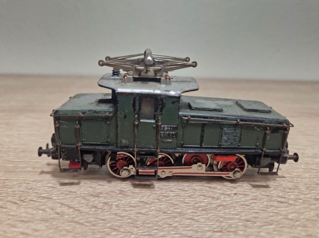 Märklin Modellini di ferrovie: Märklin E-Lok Ce800 E63 02 H0 (P) (2) – Usato da St-Aubin-Sauges venduto da Lo_Go