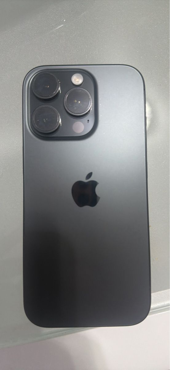 Apple Handys / Smartphones: Iphone 16 pro – Gebraucht aus Effretikon von als_nv9l