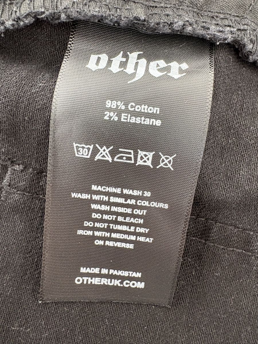 Jeans: Other UK Black Distressed Jeans - Size 32 – Usato da Obbürgen venduto da cla_x9h6 2