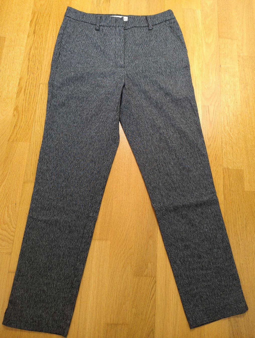 Mango Hosen: MNG Hose Stoffhose grau Grösse 36 neu – Neu (gemäss Beschreibung) aus Winterthur von Glauriane