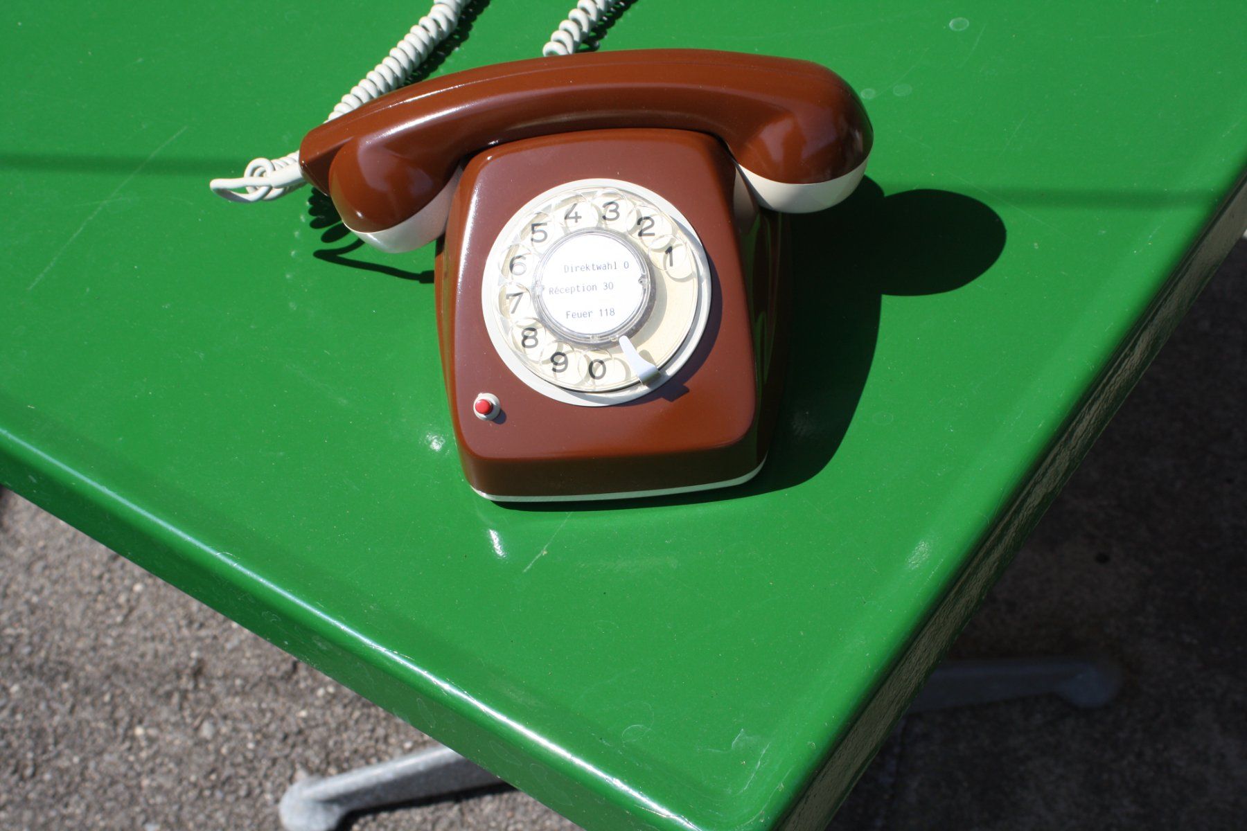 Telefone: TELEFON VINTAGE MIT WÄHLSCHEIBE – Gebraucht aus Wauwil von Pneuedy 5