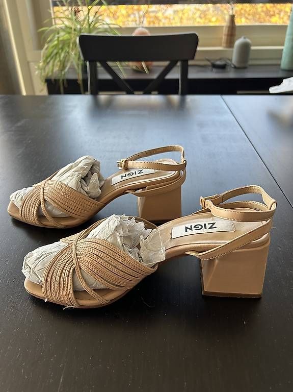 Scarpe da donna: Sandales Zign Nude / Beige  - Taille EU 38 – Usato da Lausanne venduto da Moira.Moira 1