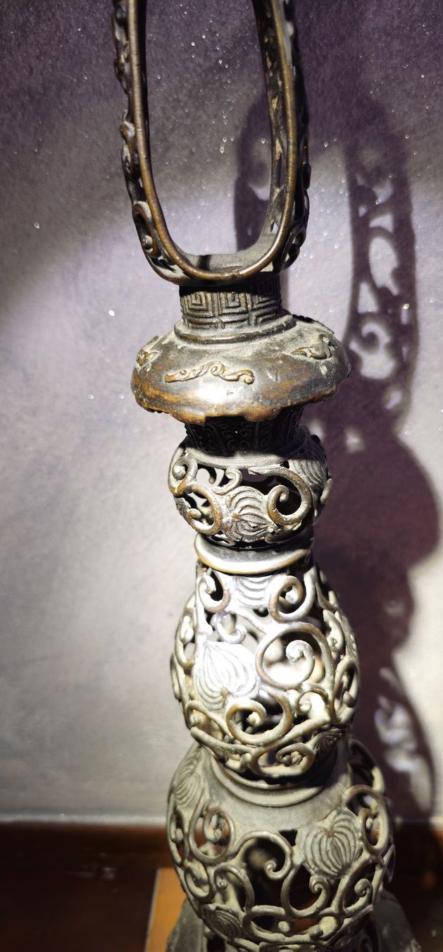 Vasen & Gefässe: Alte Japanische Bronze Candlestick – Gebraucht aus Losone von del_yh97 3