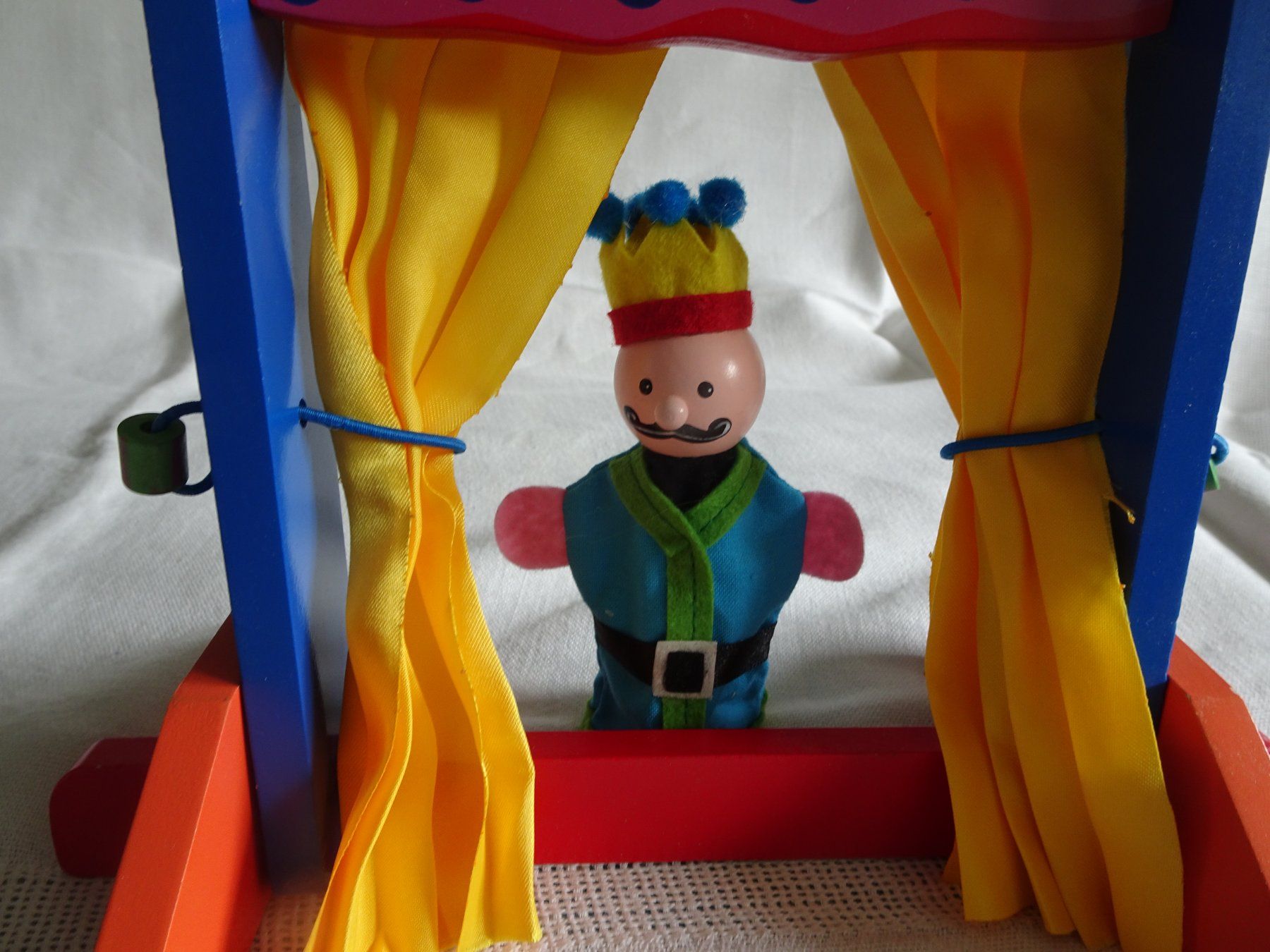 Giocattoli: Mini Theater mit Figuren – Usato da Bünzen venduto da Tango33A 4