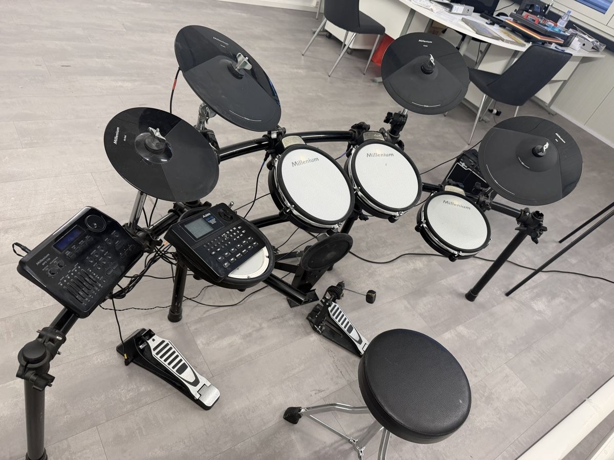 Strumenti musicali: Batterie électronique Millenium 5 pads et 4 cymbales occasio – Usato da Renens VD venduto da dannythedogg 1