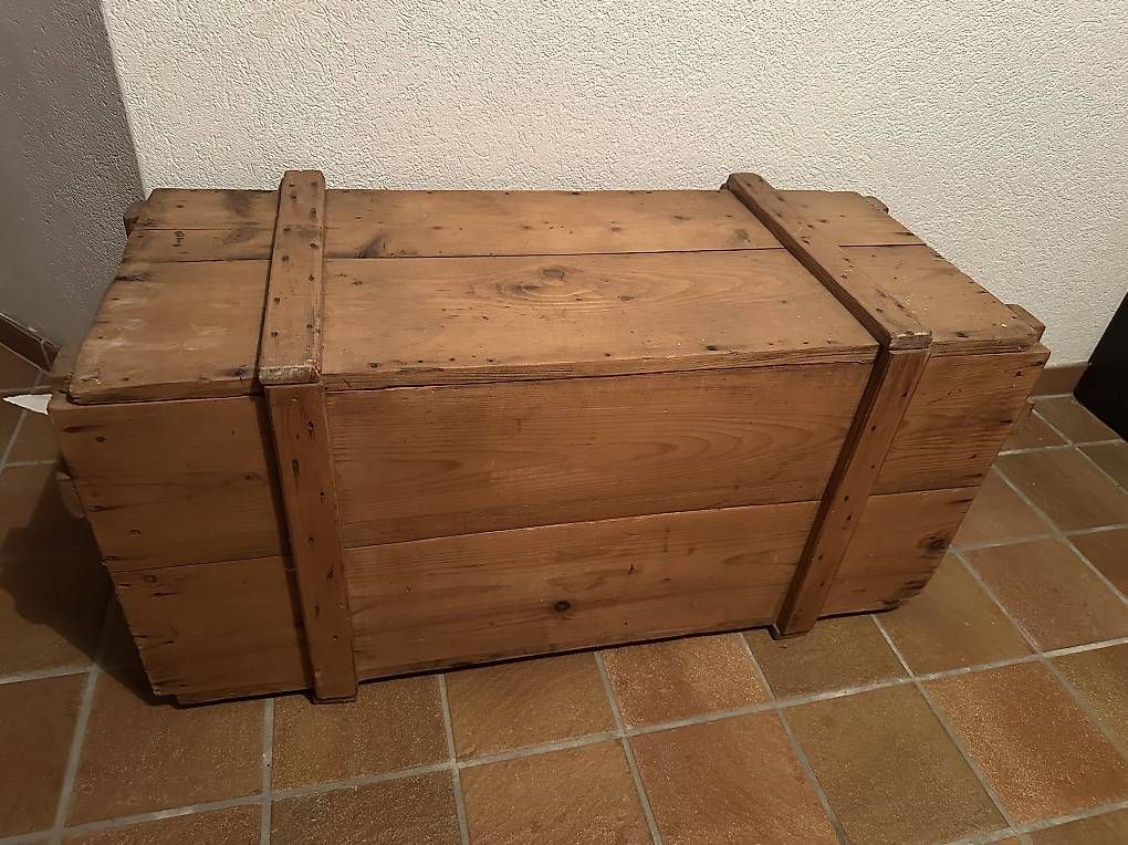 Casse di trasporto: Massive Holzkiste. 97 x 41 x 46 cm – Usato da Binningen venduto da C0llin