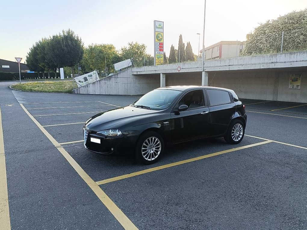 Alfa Romeo Automobili: Alfa Romeo 147 2.0 TS TI – Usato da Crissier venduto da mir_d8hy