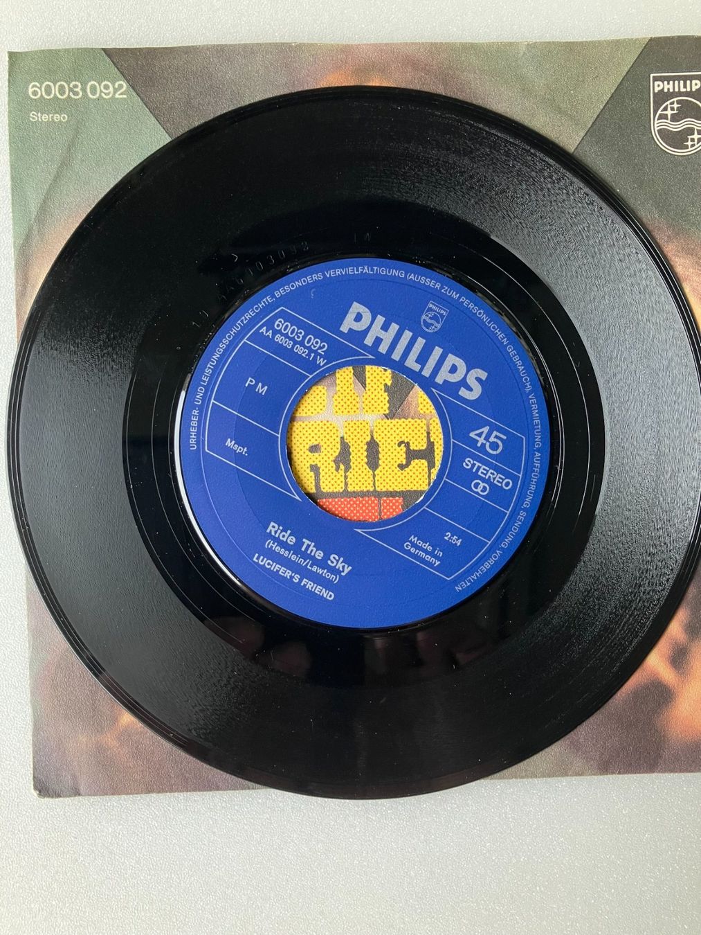 Dischi in vinile: Lucifer's Friends – Usato da Aarwangen venduto da Jukebox3 3
