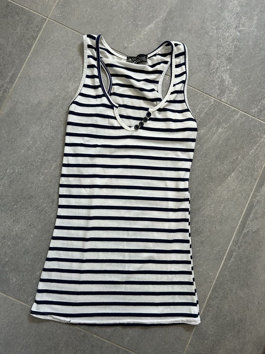 Tops: Débardeur rayé blanc et bleu taille S – D'occasion à Bôle par sev_n85b