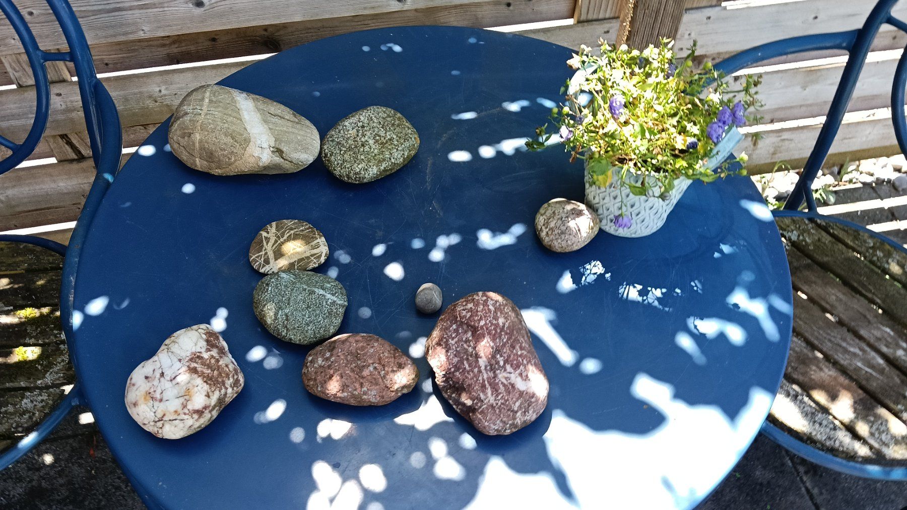 Set di tavolo e panche: Gartenset, 2 Stühle, 1Tisch,  shabbychic – Usato da Steffisburg venduto da tut_s28q 1