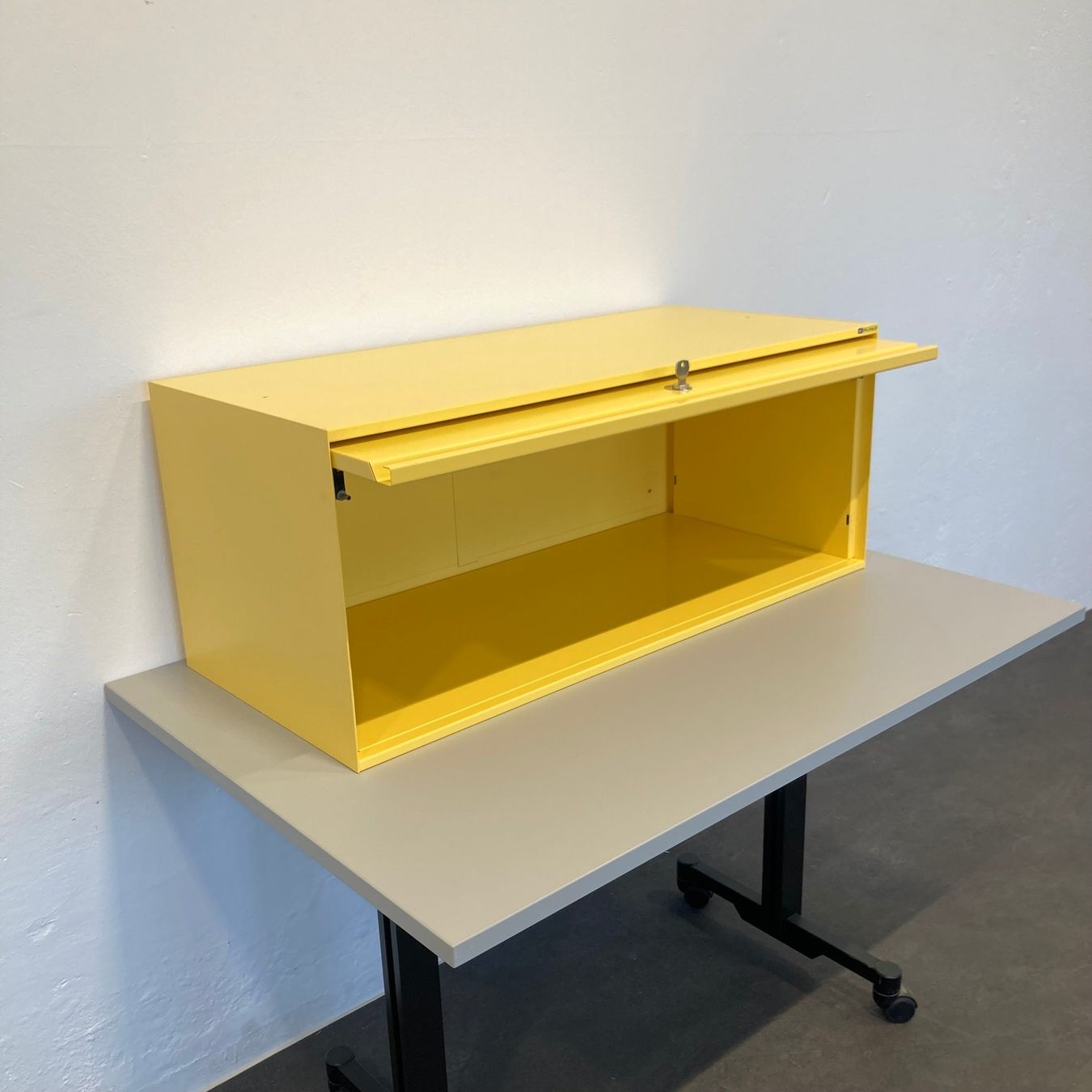 Lista Armadi: Lista Office LO Locker Modul Hellgelb mit Schlüssel – Usato da Schönenwerd venduto da mcofficeshop 3