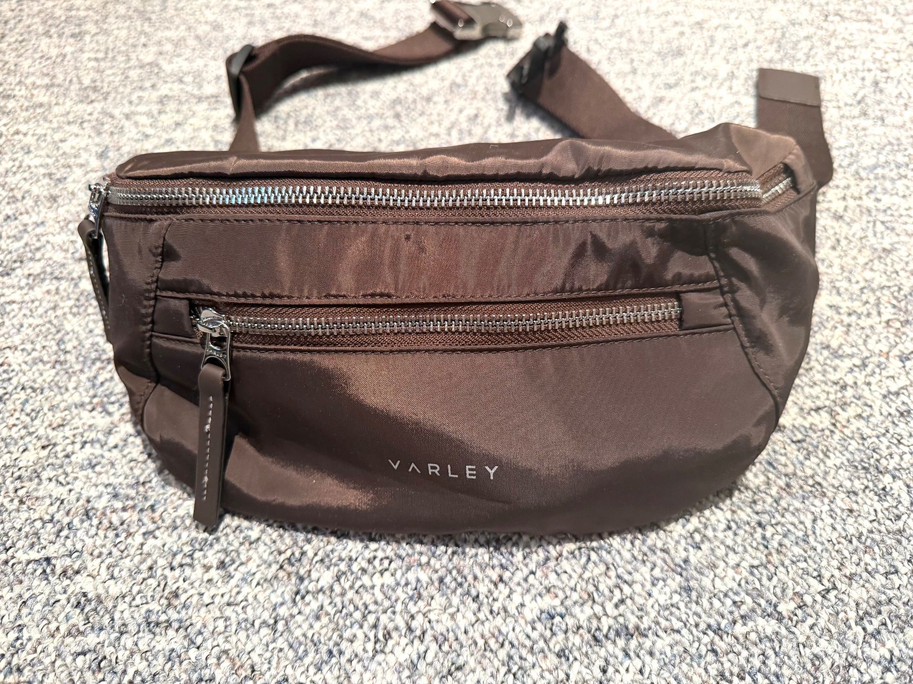 Taschen: Sacoche Banane brune – Neu und originalverpackt aus Genève von fto_sz8d 1