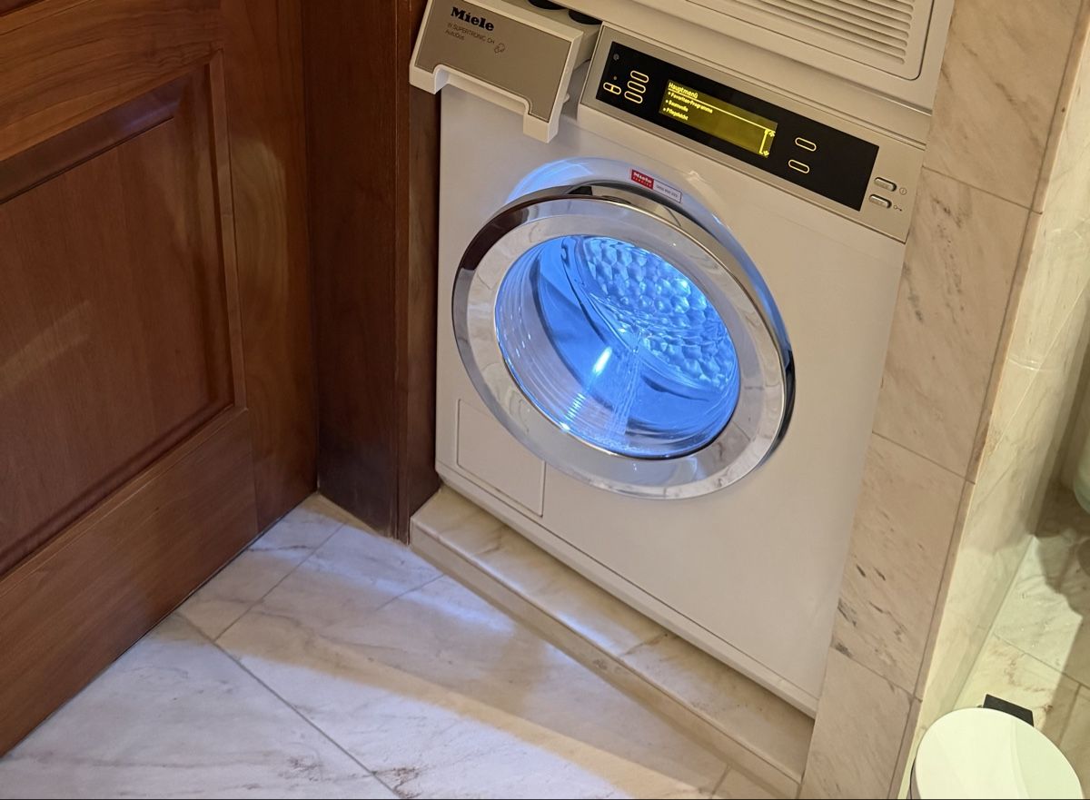 Miele Waschmaschinen: Miele Waschmaschine – Gebraucht aus Widen von Widen12345