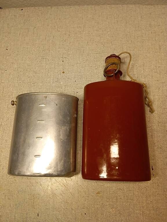 Schweizer Armee Attrezzatura & Pezzi di ricambio: Email Feldflasche 1914 CH – Usato da Basel venduto da Petergunn 1