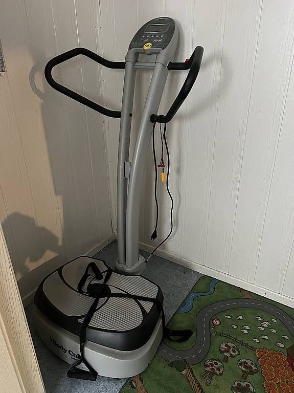 Hometrainer: Vibra Power Plate – Usato da Balsthal venduto da Helvetai