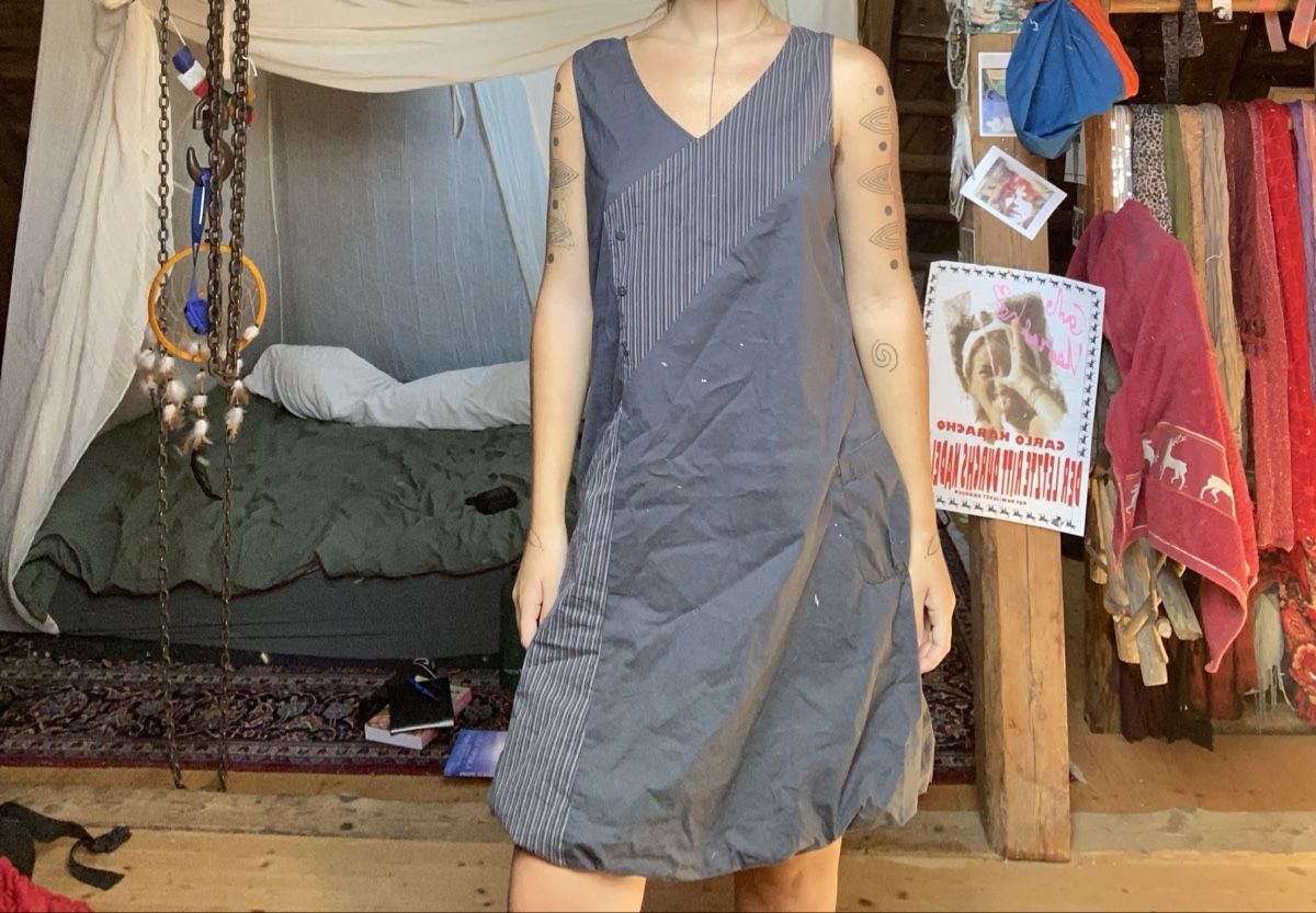Vestiti: Ballon Kleid mit Details – Usato da Rehetobel venduto da Jahbleh