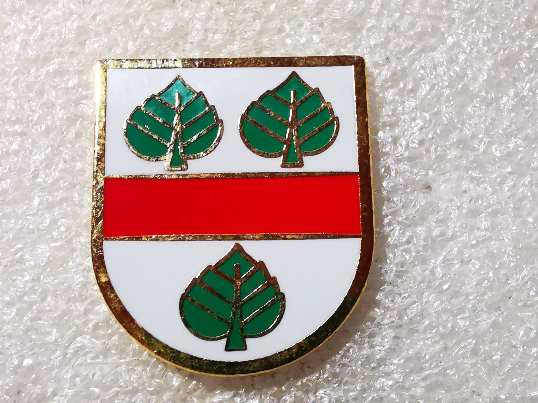 Plaketten & Abzeichen: Ansteckpin 50: Wappen Kirchlindach – Gebraucht aus Oppligen von Pin-Fall-Shop