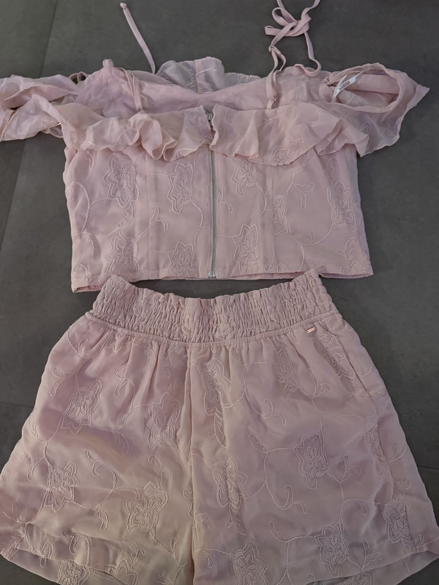 Guess Lots de vêtements: Guess Set Grösse S – Neuf (Voir description) à Windisch par Shakira085 1