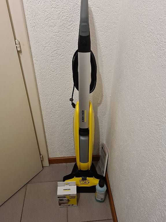 Alle Maschinen: Auto laveuse – Gebraucht aus Cottens FR von mad_cf7s 1