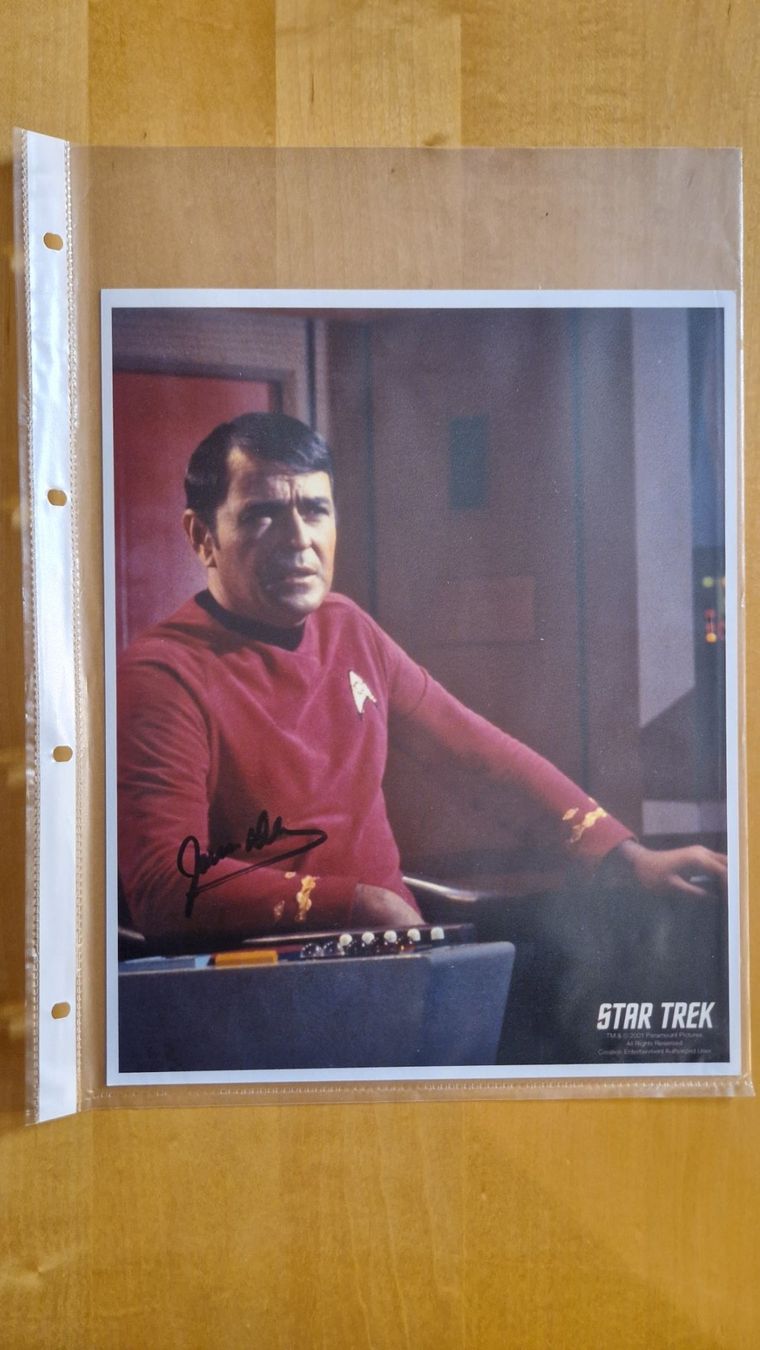 Autogramme: James Doohan, Original Autogramm auf Grossfoto in Farbe – Gebraucht aus Salmsach von Schusoa