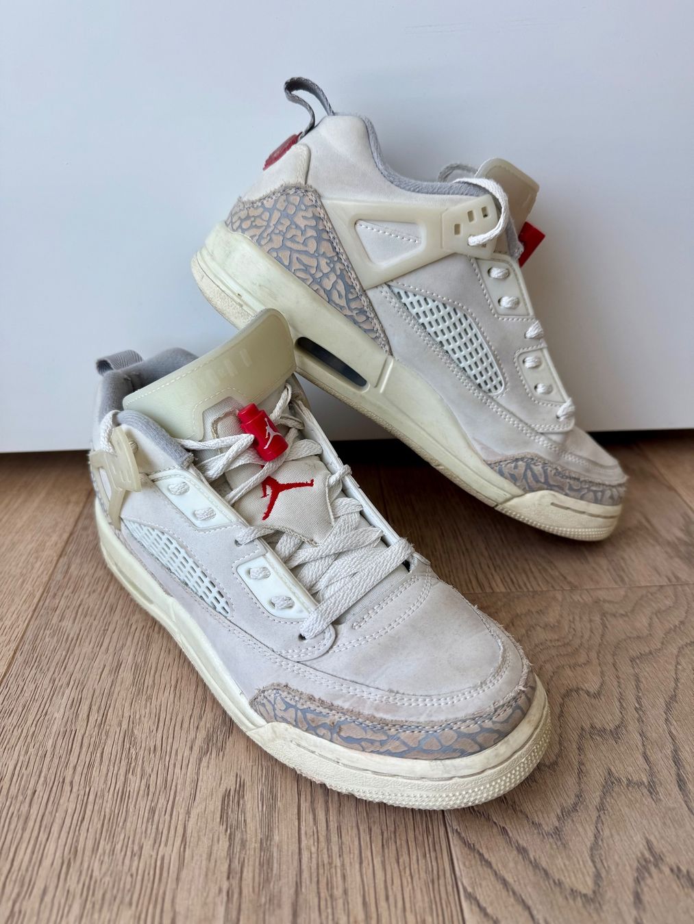 Scarpe per ragazzi: Jordan Schuhe Grösse 40, weiss-beige – Usato da Cham venduto da Contuc 1