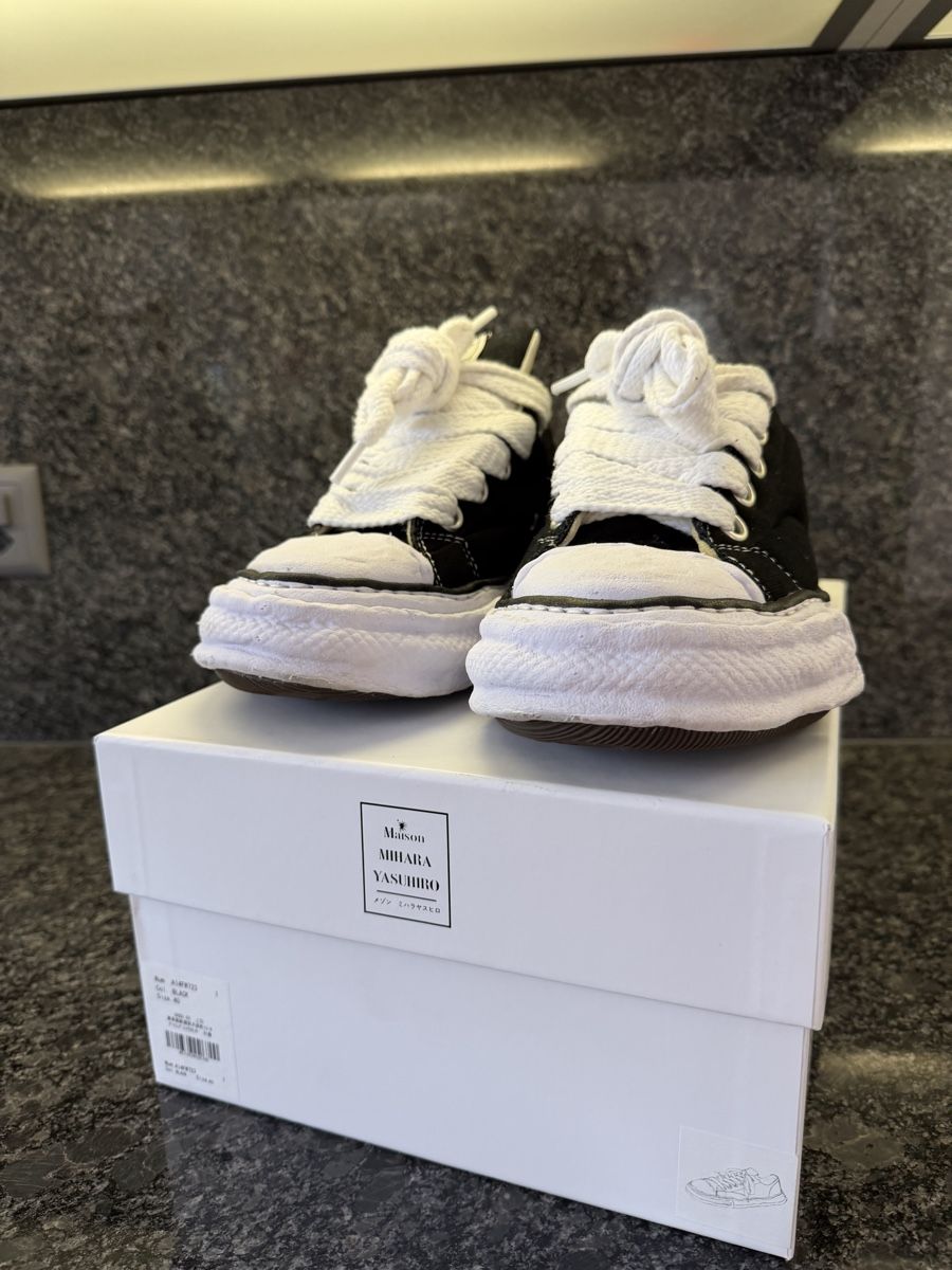 Scarpe da uomo: Maison Mihara Yasuhiro Paddet Sneakers – Usato da Widnau venduto da ces_d8xn 2