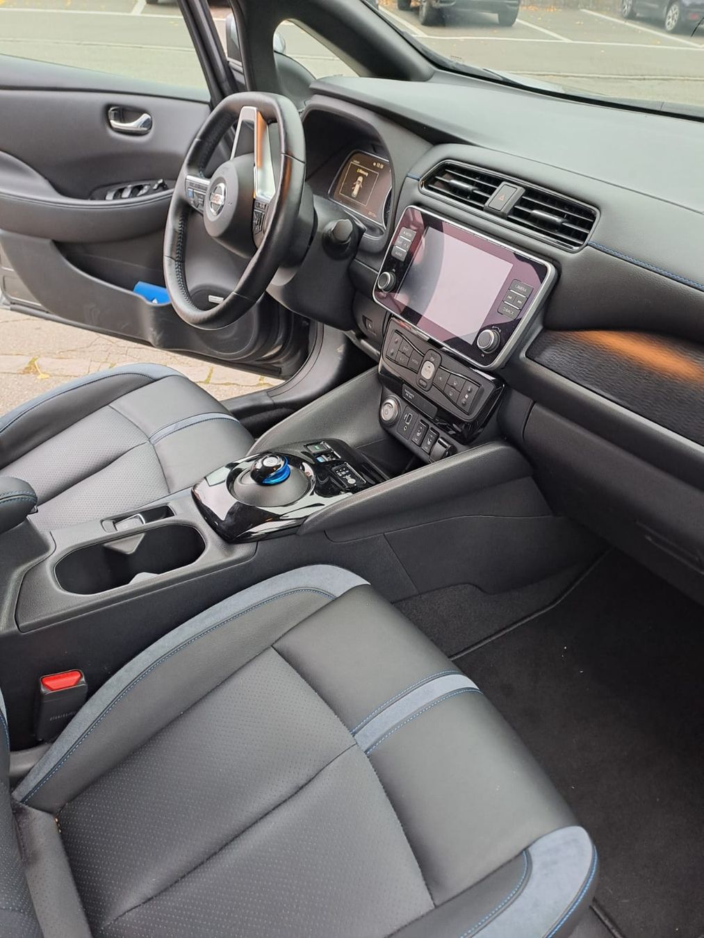 Nissan Autos: Nissan Leaf Tekna – Gebraucht aus Lausanne von LeConfiseur 5