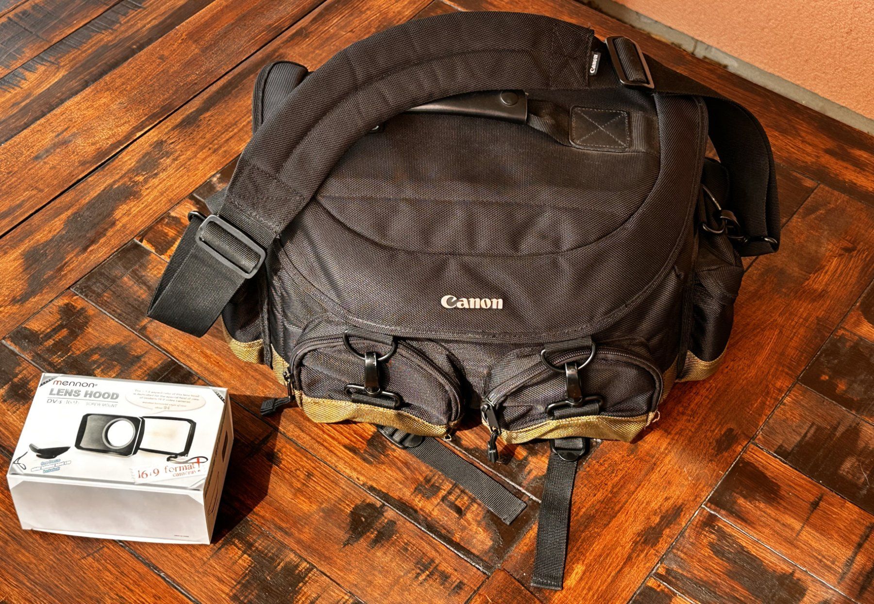 Canon Camcorder: Canon EOS C100 Mark II + objectif série L – kit complet – Gebraucht aus Vicques von UncleBen-s 7