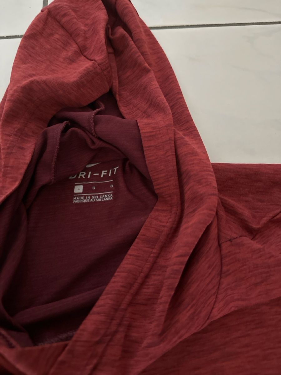 Nike Pulls & Sweat-shirts: Nike Pullover mit Kapuze weinrot Gr. L – D'occasion à Wileroltigen par torro11 1