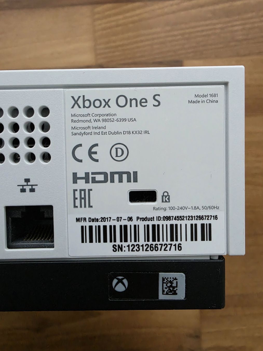 Microsoft Console: Microsoft Xbox One S mit 365 GB, Controller und Spiel – Usato da Bassersdorf venduto da TheBrake 3